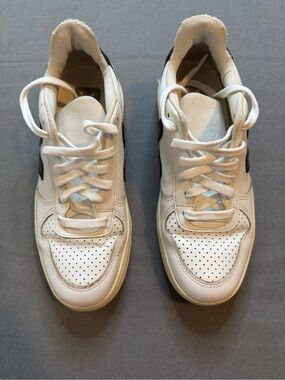 Veja V-10 Leather Lace-Up Court Sneakers | White & Black | Women's US 5 |
